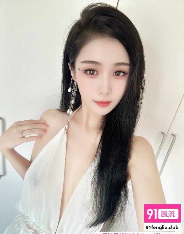 肤白臀翘颜值萱萱